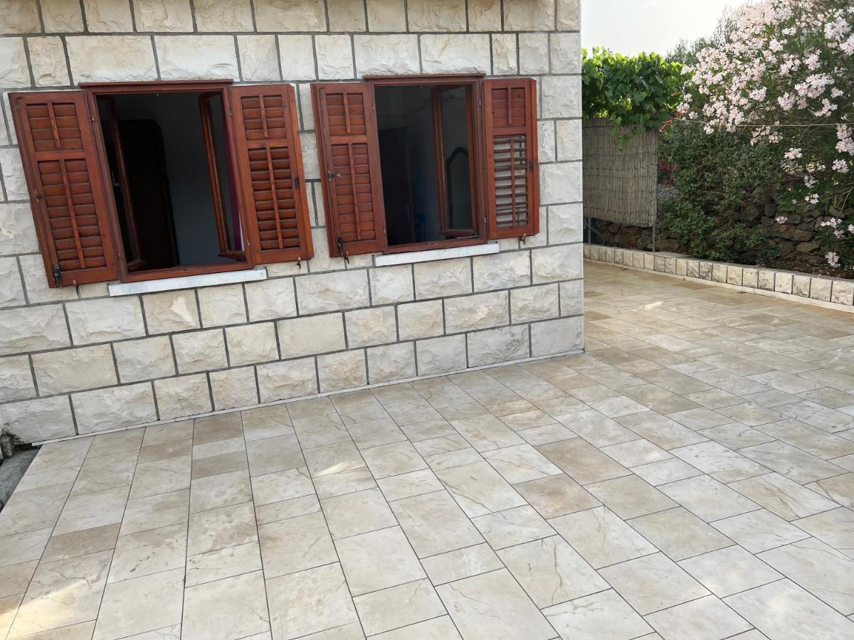 Apartmani Tonko Račišće Dış mekan fotoğraf